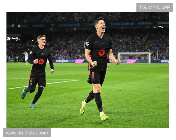 莱万生涯700球里程碑 头槌破门助球队攻陷皇家社会球场 莱万生涯700球里程碑 头槌破门助球队攻陷皇家社会球场