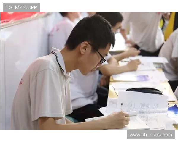 钢城区莱芜四中女足勇夺全省亚军展青春风采谱写拼搏新篇章 钢城区莱芜四中女足勇夺全省亚军展青春风采谱写拼搏新篇章