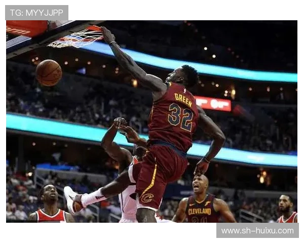 上半场弗拉格状态不佳仅得8分 贝利手感冰凉仅得3分两人表现低迷 上半场弗拉格状态不佳仅得8分 贝利手感冰凉仅得3分两人表现低迷